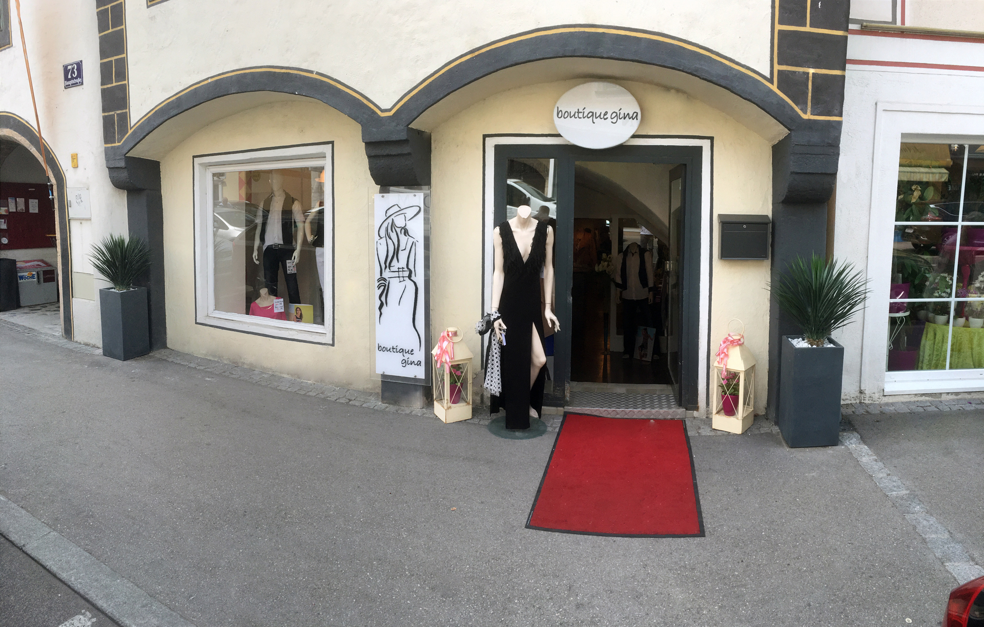 Elegante Damenmode bei Boutique Gina - Auswahl an hochwertigen Kleidungsstücken